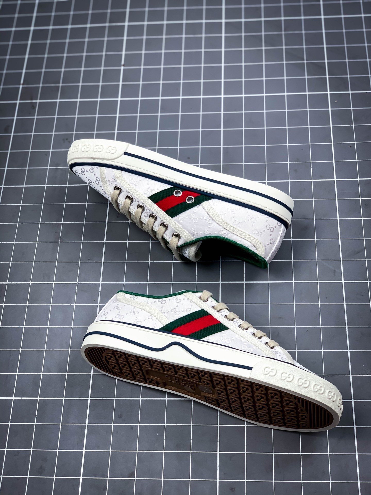 Gucci Tennis 1977 Print Sneaker White/White/Green-Red 5