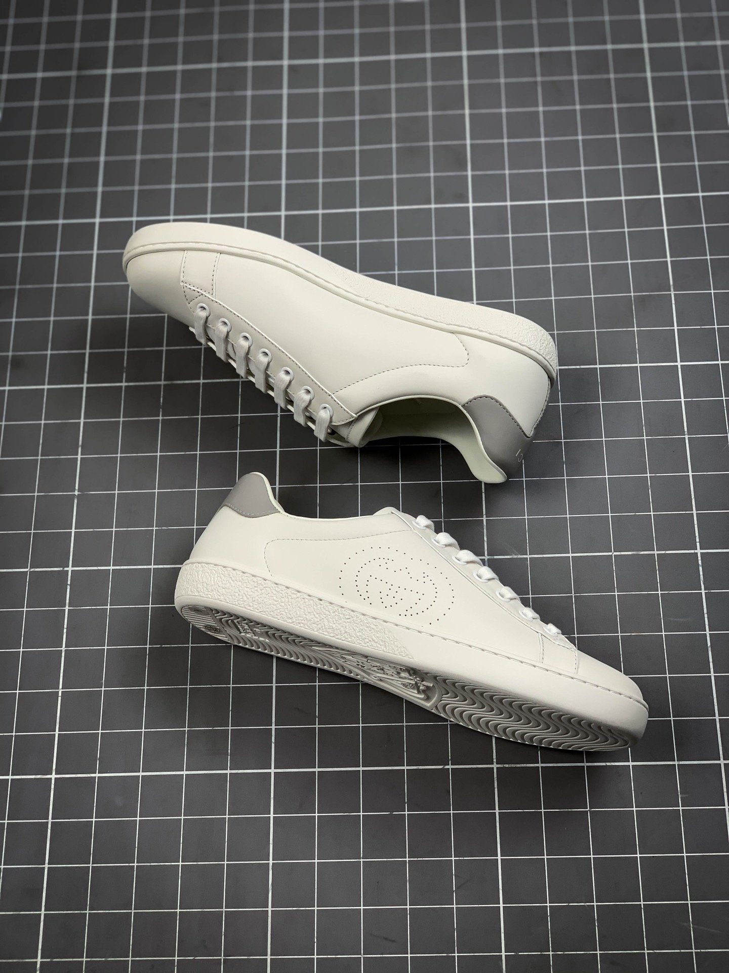 Gucci Ace Embroidered Low-Top Sneaker White/White/Light Grey 7