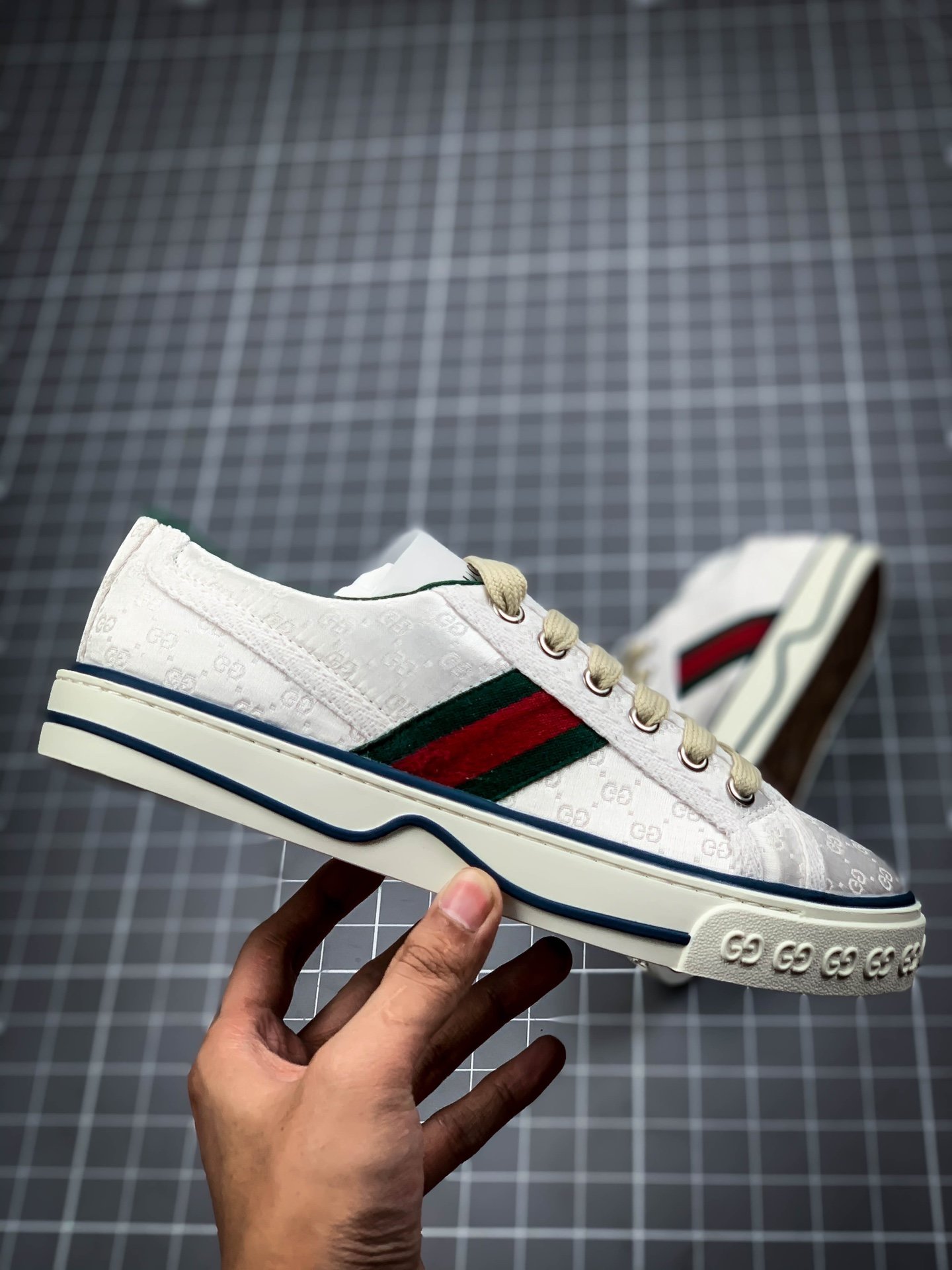 Gucci Ace Embroidered Low-Top White/Red/Green 3