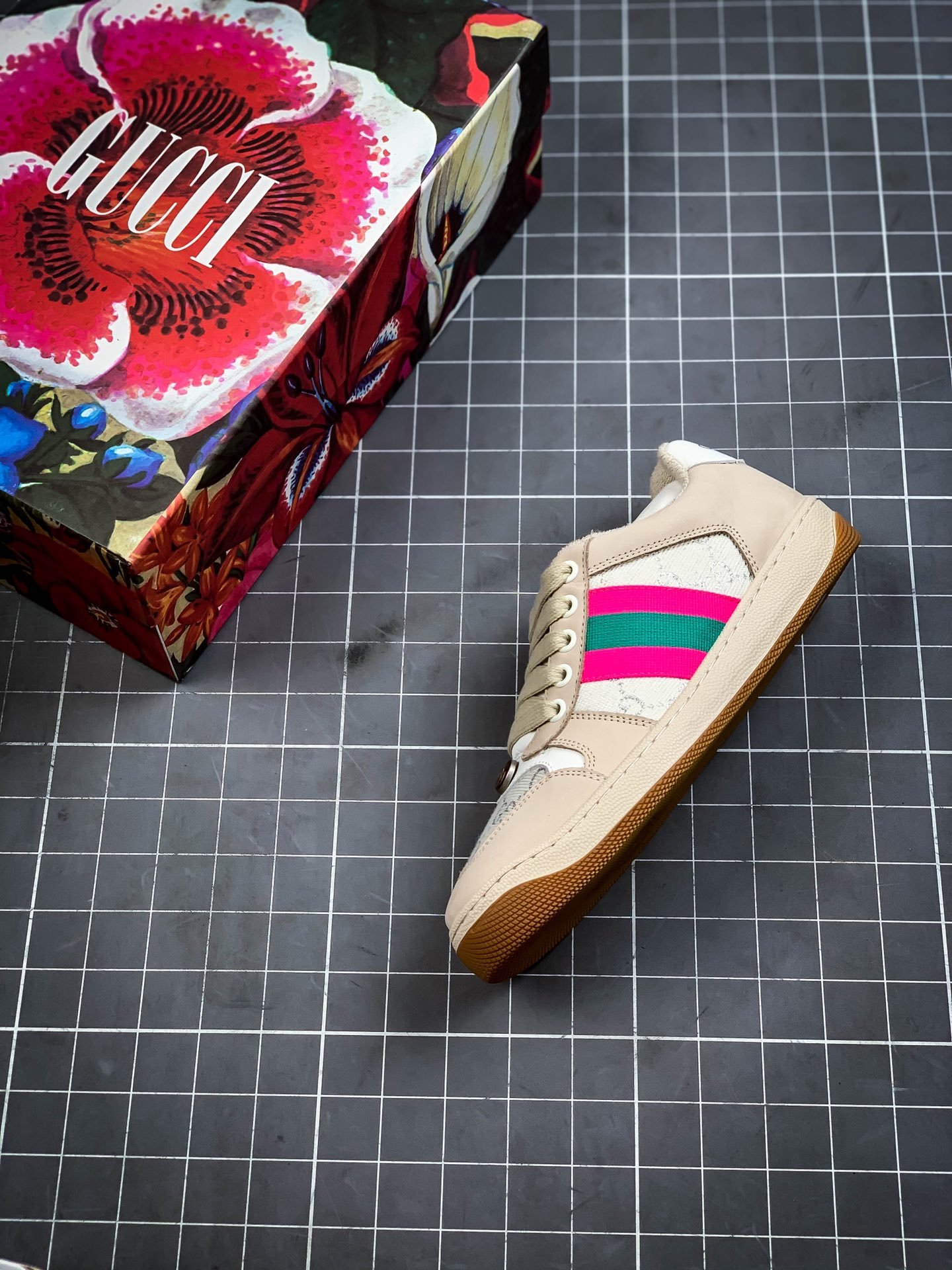 Gucci Distressed Screener Sneaker Beige/Pink/Blue 11