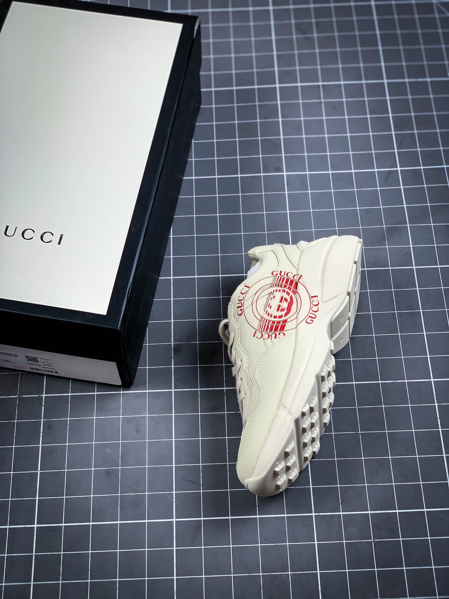 Gucci Rhyton Vintage Trainer Sneaker Beige/Red 9