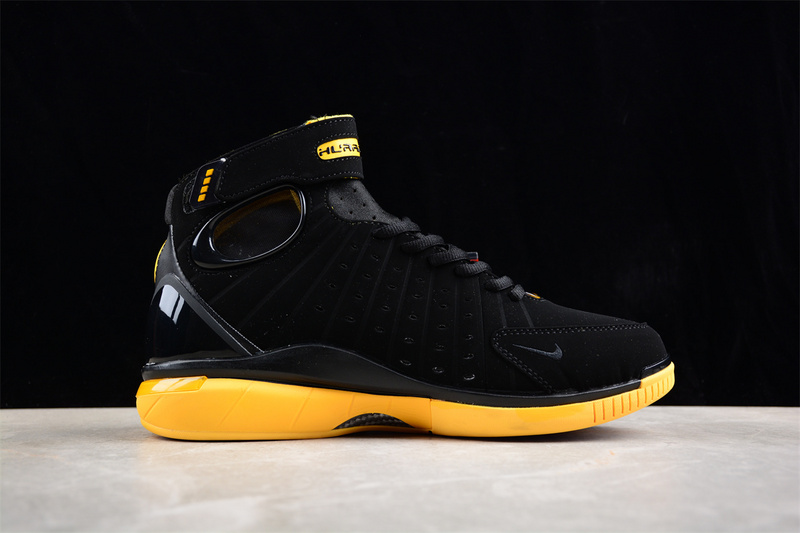 Air Zoom Huarache 2K4 Black/Varsity Maize-White 23