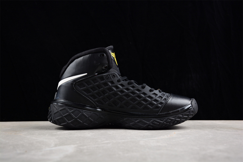 Zoom Kobe 3 Orca Black/White-Anthracite-Varsity Maize 11