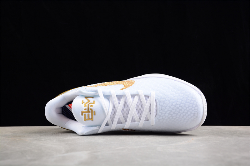 Zoom Kobe White/Gold 9