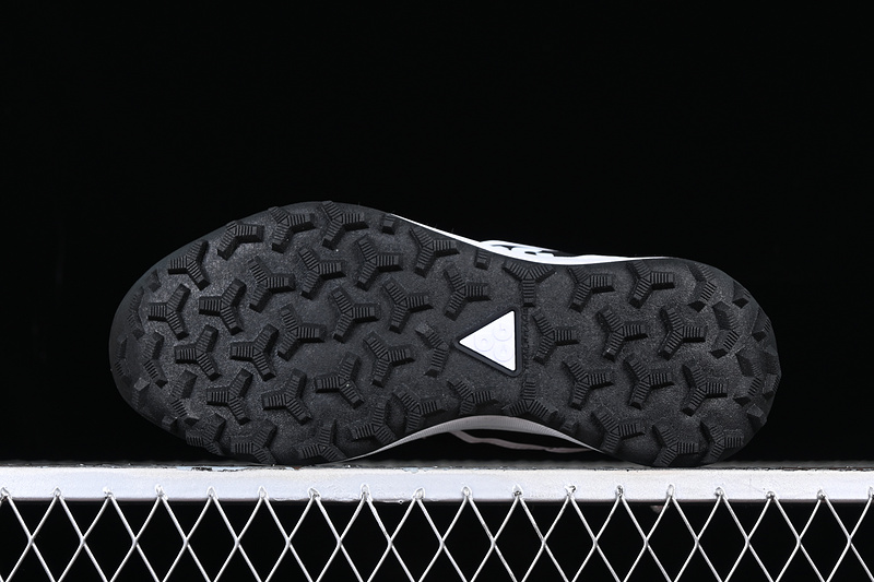 Acg Lowcate Black/Black/White/White 5