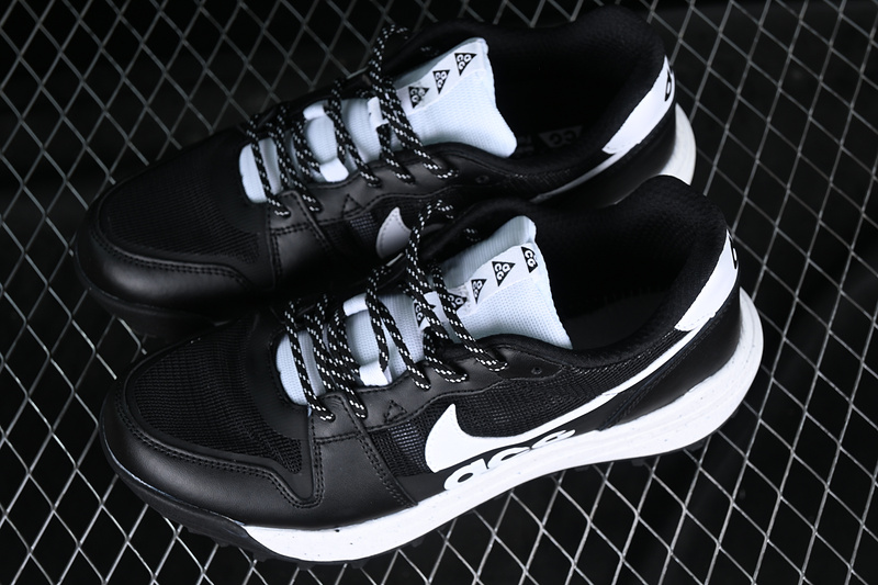 Acg Lowcate Black/Black/White/White 11