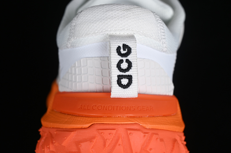 Acg Mountain Fly 2 Low Gtx Se Summit White/Summit White-Safety Orange-Black 17