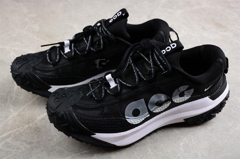 Acg Mountain Fly 2 Low White/Black 3