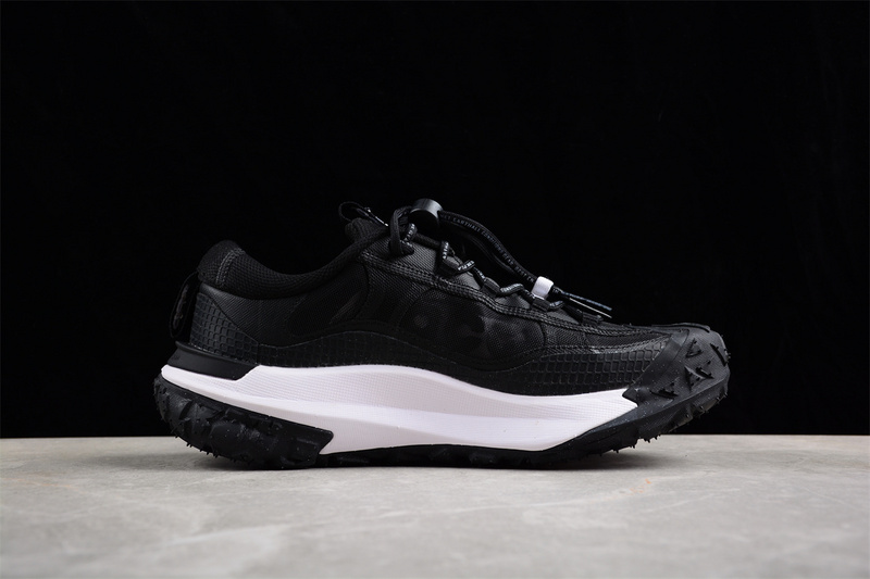 Acg Mountain Fly 2 Low White/Black 15