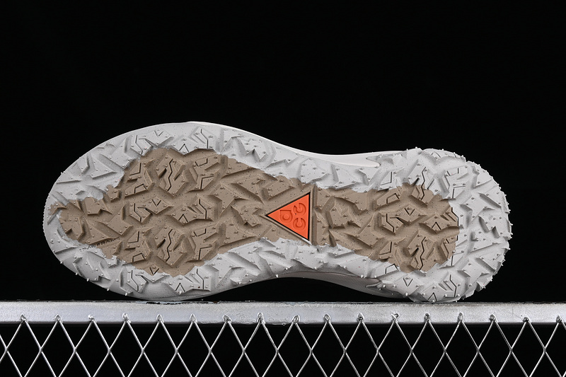 Acg Mountain Fly 2 Low Gtx Se White/Grey/Black/Orange 5