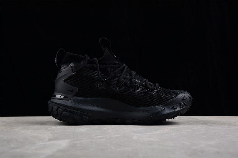 Acg Mountain Fly 2 Low Black/Black/Black 9