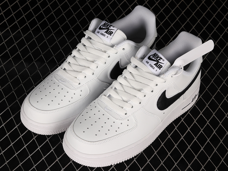 Air Force 1 Low 07 3 White/Black/White 17