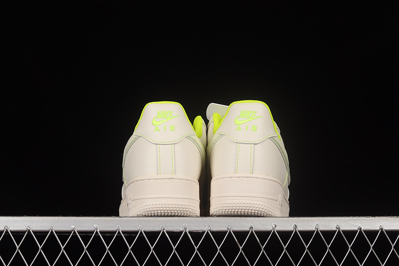 Nike Air Force 1 '07 Low White/White/Yellow 33