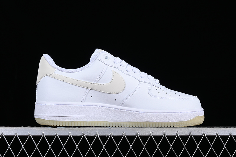 Nike Air Force 1 '07 Low Essential Triple White/White/White White 11