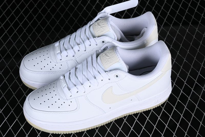 Nike Air Force 1 '07 Low Essential Triple White/White/White White 21