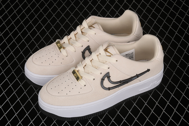 Air Force 1 Sage Low Lx Light Cream/Black/Metallic Gold/White 21