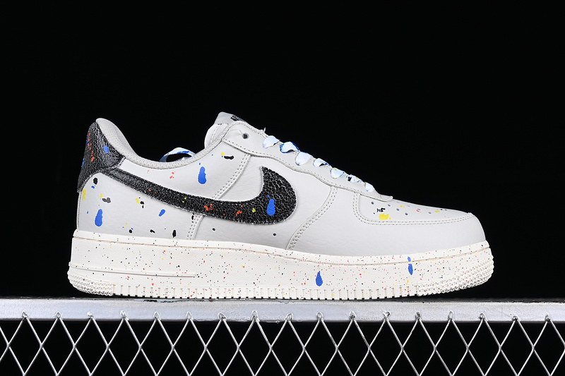 Nike Air Force 1 '07 Low Lv8 Paint Splatter Light Bone Light Bone/Black 3