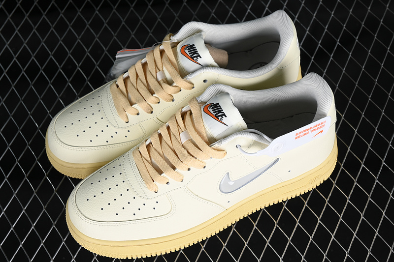 Nike Air Force 1 '07 Lx Coconut Milk Coconut Milk/Lemon Wash/Pale Vanilla/Light Bone 9