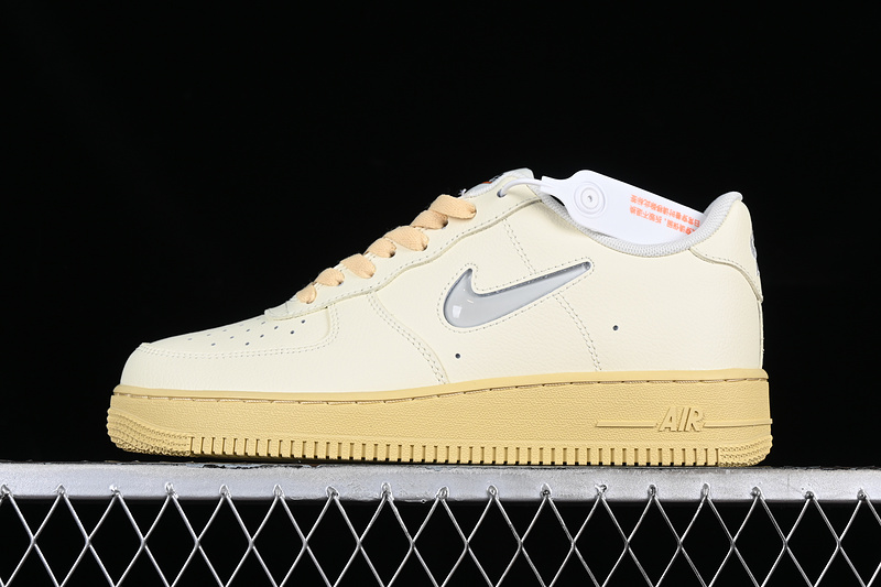 Nike Air Force 1 '07 Lx Coconut Milk Coconut Milk/Lemon Wash/Pale Vanilla/Light Bone 19