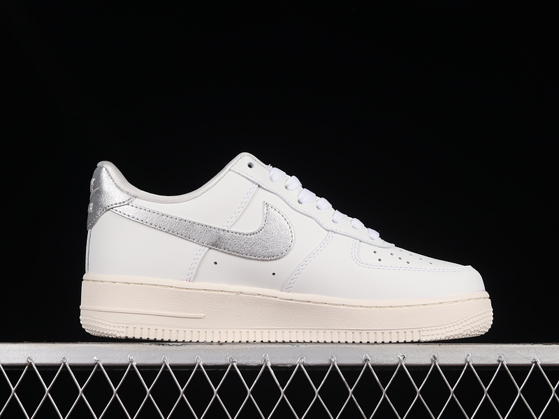 Air Force 1 Low 07 Essential Summit White/Metallic Silver/Sail/White 17