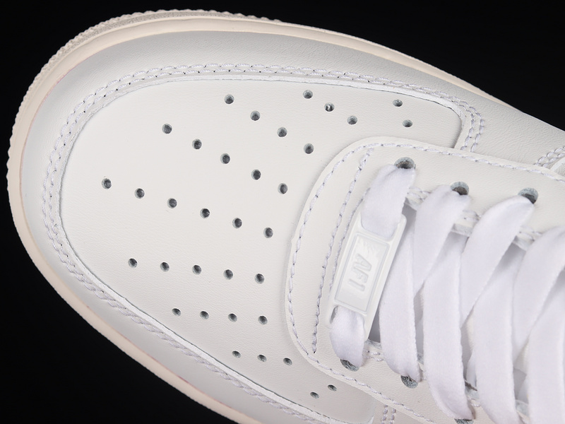 Air Force 1 Low 07 Essential Summit White/Metallic Silver/Sail/White 25