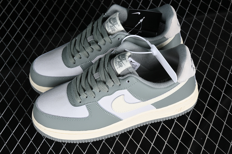 Air Force 1 Low 07 Lx Mica Green/Photon Dust/Coconut Milk 17