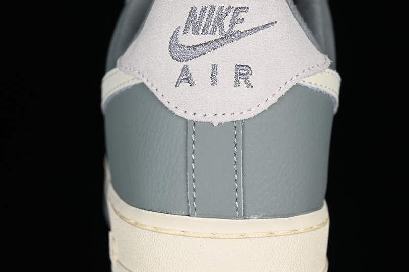 Air Force 1 Low 07 Lx Mica Green/Photon Dust/Coconut Milk 21