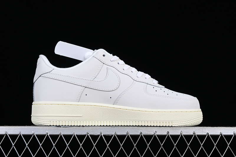 Nike Air Force 1 '07 Low White/Beige 9