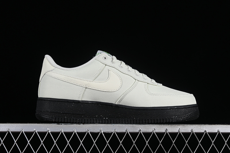 Nike Air Force 1 '07 Low Sea Glass/Black/Chlorophyll/Sea Glass 31