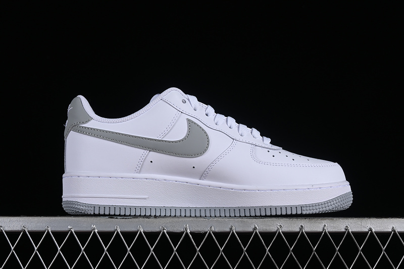 Nike Air Force 1 '07 Low White/White/Light Smoke Grey 21