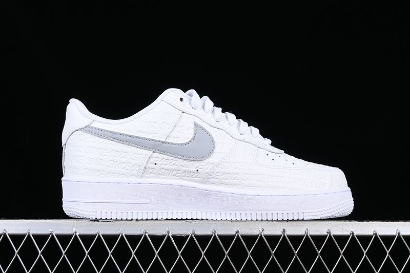 Air Force 1 Low Since 1982 Summit White/Metallic Silver/White/Sail 23