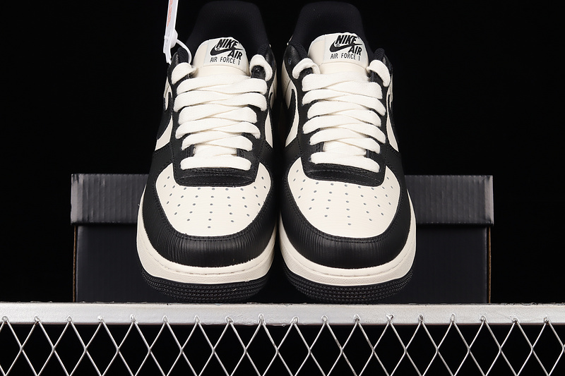 Air Force 1 Low 07 Le White/White/Black 9