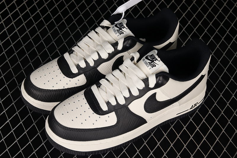 Air Force 1 Low 07 Le White/White/Black 21