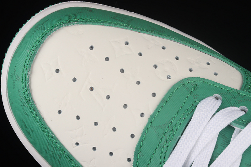 Air Force 1 Low 07 X L*V White/White/Green 21