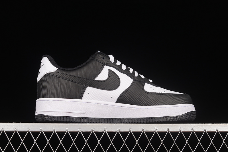 Air Force 1 Low Tuxedo Black/White/Black 21