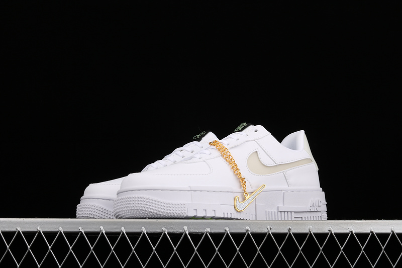 Air Force 1 Pixel White/White/Gold 29