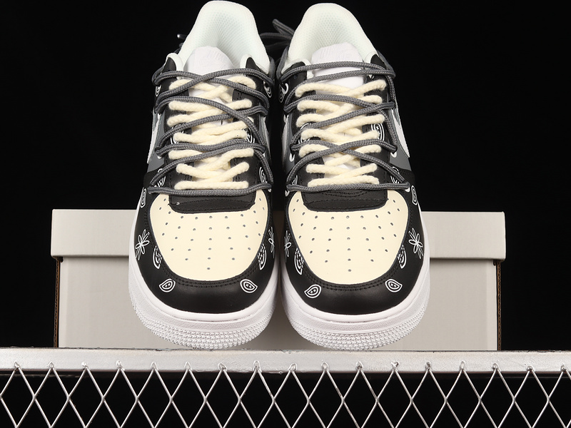 Air Force 1 Low 07 Beige/White/Black 7