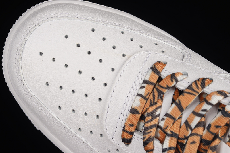 Air Force 1 Low 07 White/Tiger/Black 3