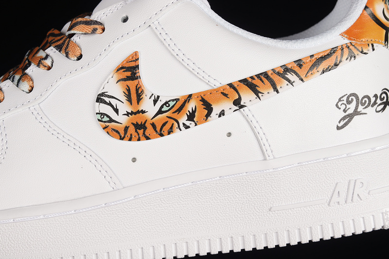 Air Force 1 Low 07 White/Tiger/Black 13