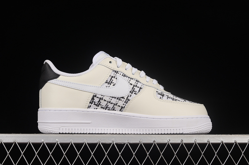 Nike Air Force 1 '07 Low Beige/Black/White 19