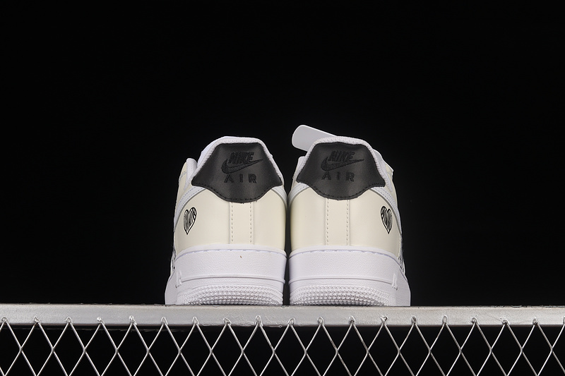 Nike Air Force 1 '07 Low Beige/Black/White 25