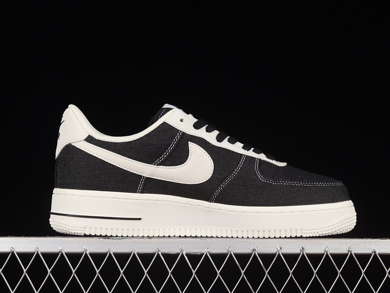 Air Force 1 Low 07 Black/Black/Cream 19