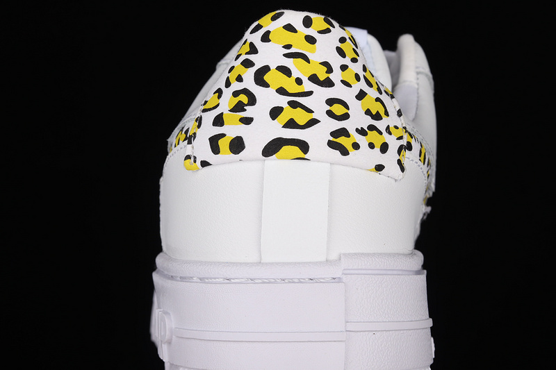 Air Force 1 Pixel Se Leopard White/Black/Yellow 25