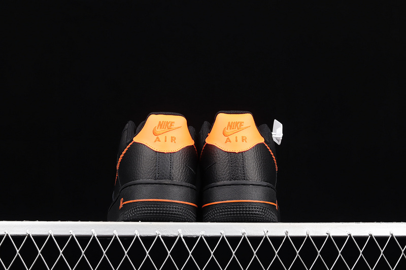 Air Force 1 Low Zig-Zag Black/Black/Orange 31