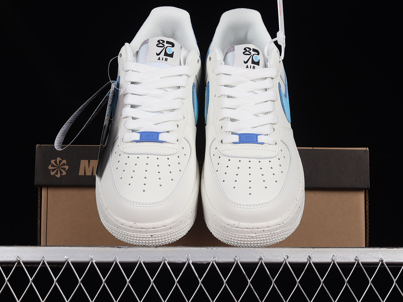 Air Force 1 Low Lv8 Gs Sail/Medium Blue/Black/Blue Chill 3