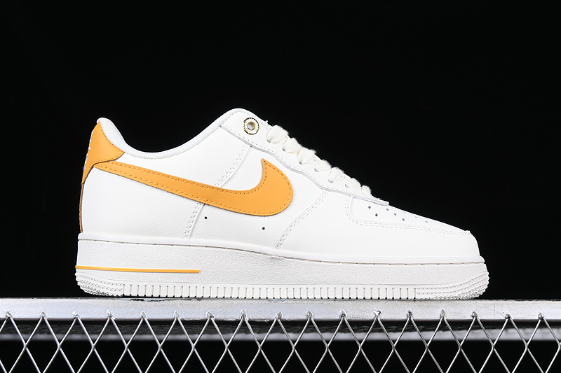 Nike Air Force 1 '07 Low Orange/White 17