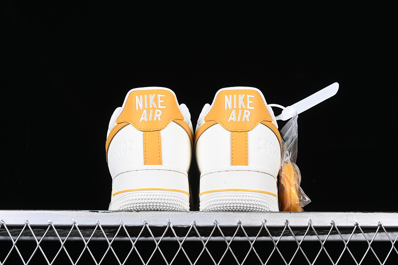 Nike Air Force 1 '07 Low Orange/White 23