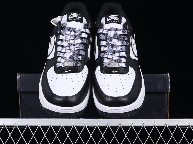 Air Force 1 Low Panda Black/White/Black 7