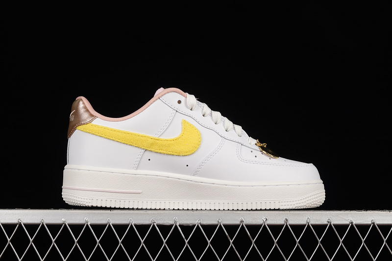 Air Force 1 Low Mama White/Yellow Strike-Phantom-Pearl White 29