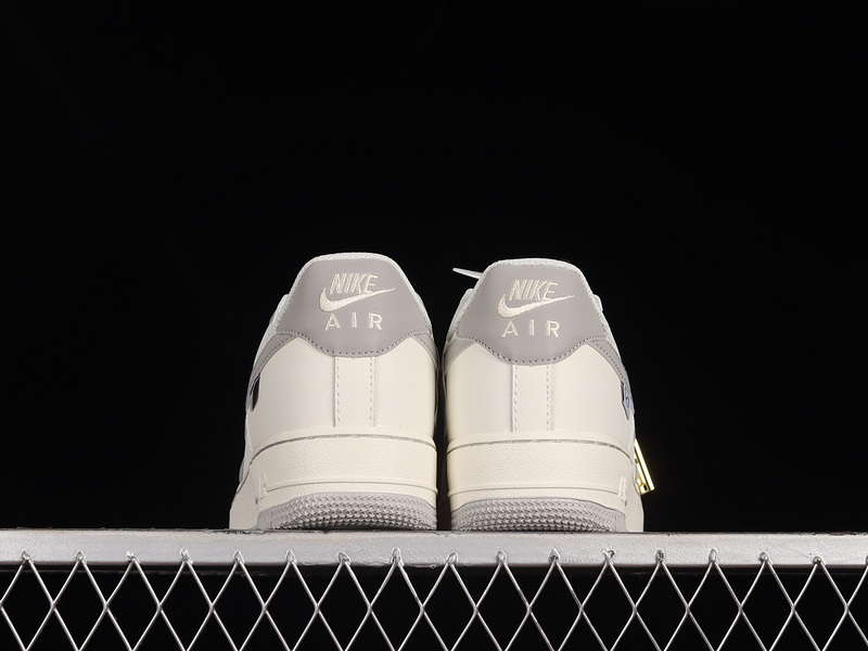 Air Force 1 Low 07 Silver Snow White/White/Light Grey 13